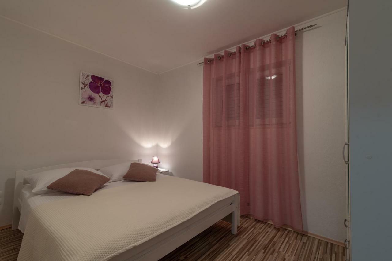 Apartment Nives Trogir Eksteriør billede
