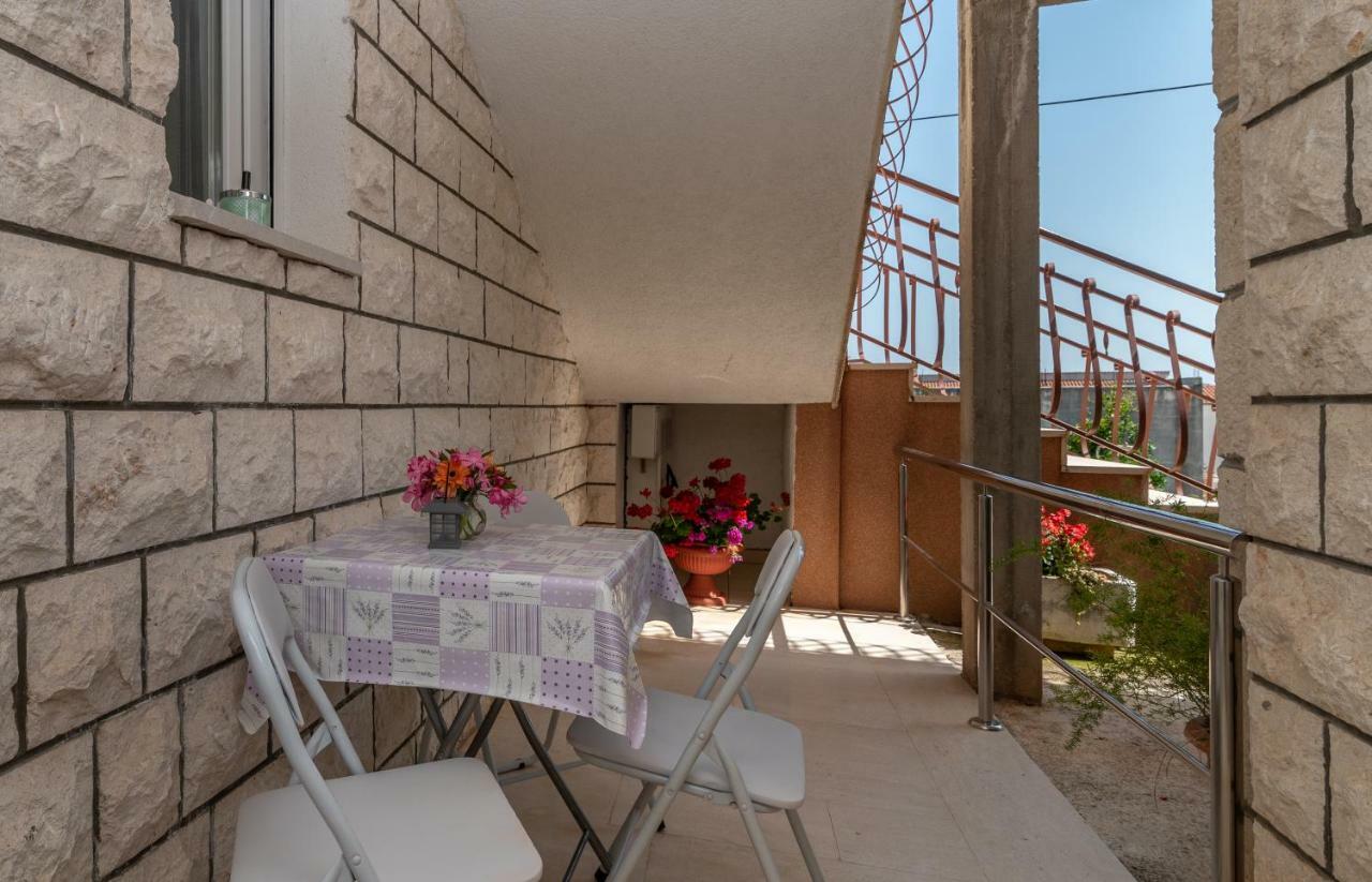 Apartment Nives Trogir Eksteriør billede