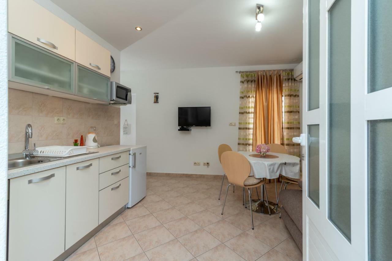 Apartment Nives Trogir Eksteriør billede