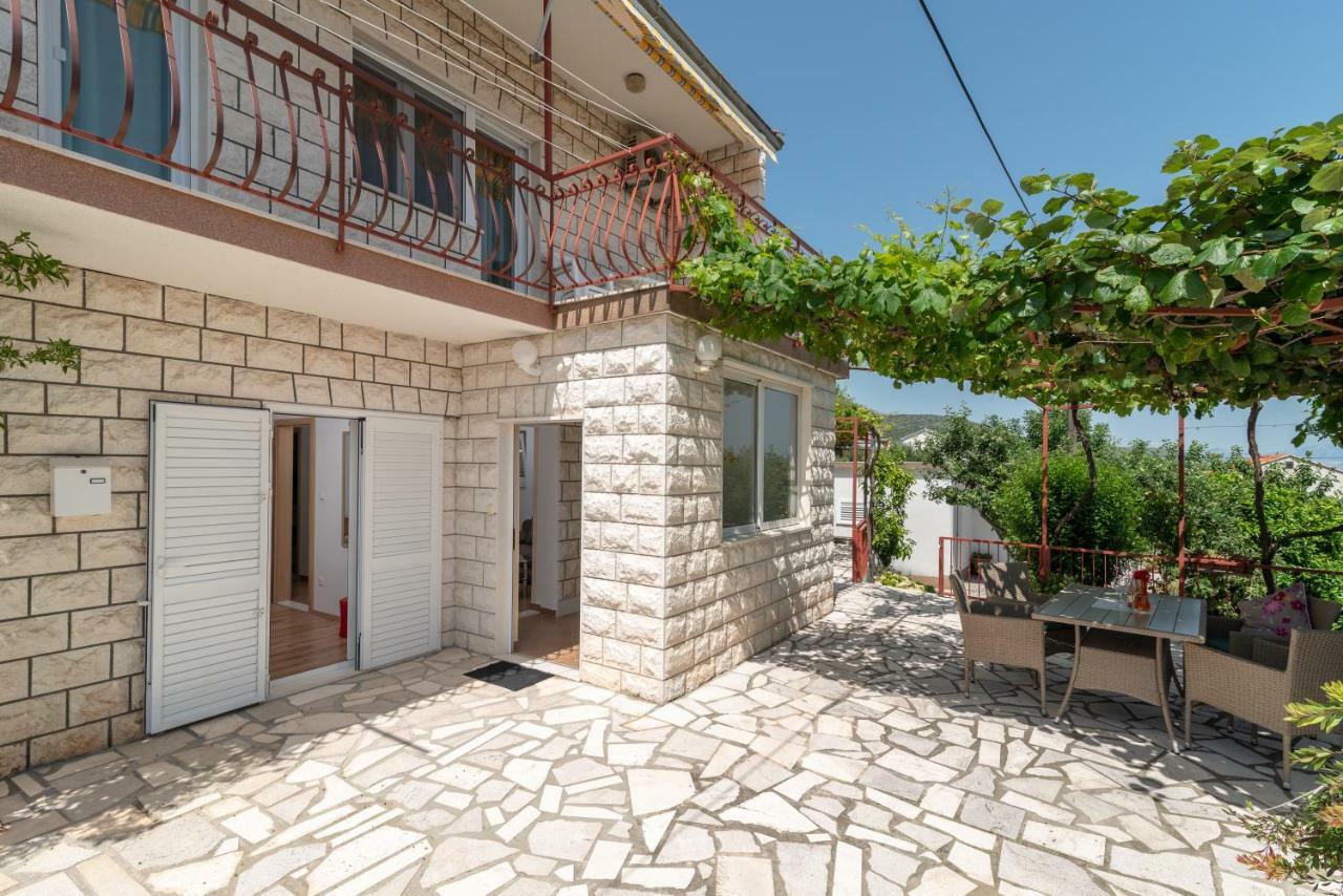 Apartment Nives Trogir Eksteriør billede