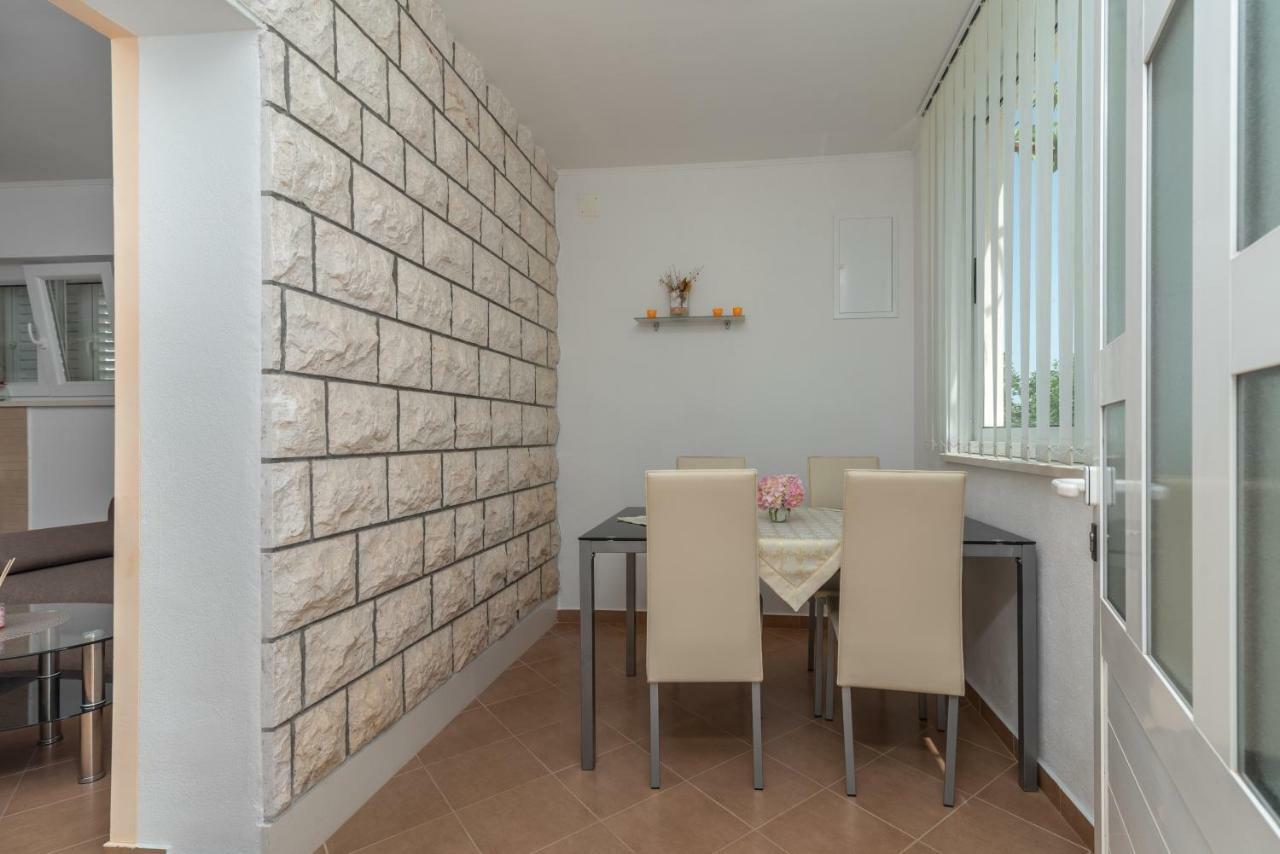 Apartment Nives Trogir Eksteriør billede
