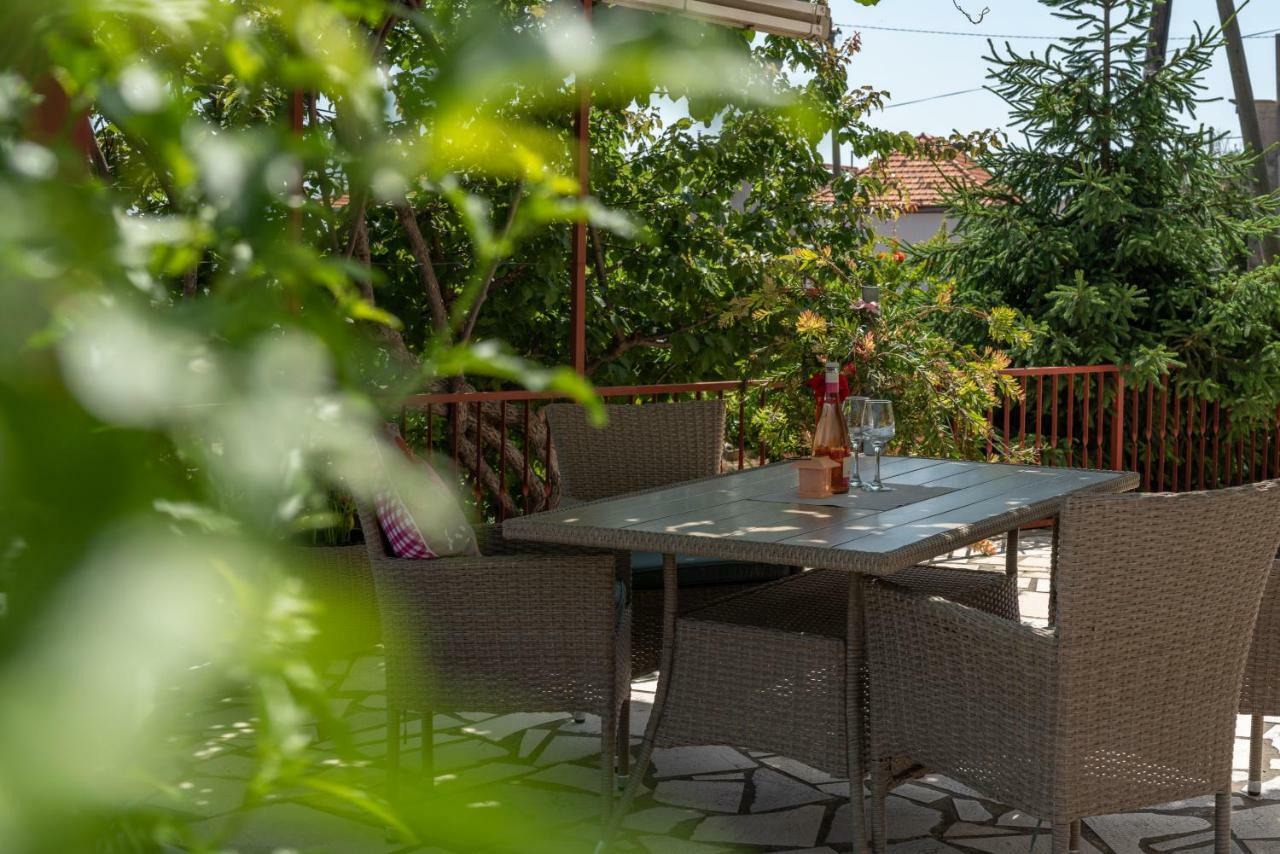 Apartment Nives Trogir Eksteriør billede