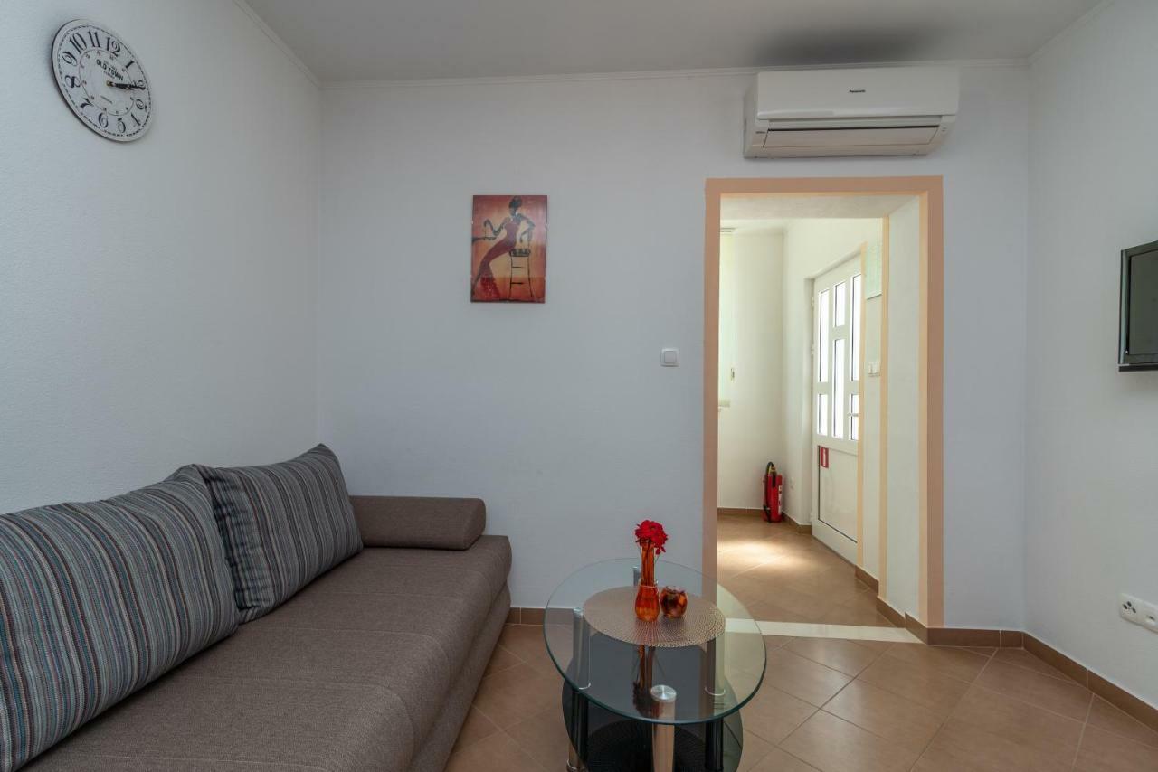 Apartment Nives Trogir Eksteriør billede