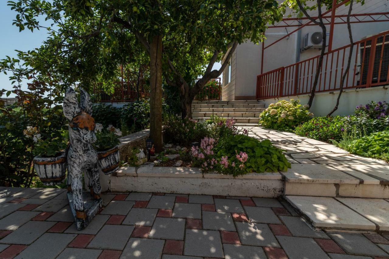 Apartment Nives Trogir Eksteriør billede